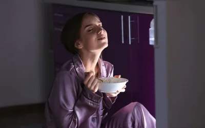 Why you should avoid eating food late at night