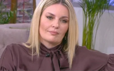 Ελισάβετ Μουτάφη: Συντετριμμένη στην κηδεία του πατέρα της