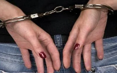 Σύλληψη παίκτριας ριάλιτι για κοκαΐνη - Ο ρόλος του πληροφοριοδότη και ο σύντροφος - Αχυράνθρωπος