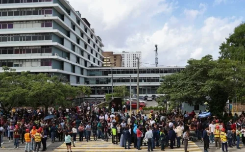 Σεισμός στο Μεξικό: Ισχυρή δόνηση 7,4 Ρίχτερ και προειδοποίηση για τσουνάμι. Η συγκλονιστική στιγμή