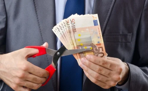 Συντάξεις χηρείας: Καταργείται η περικοπή 50% μετά την τριετία