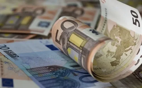 Τάκης Θεοδωρικάκος: Τέλος στις κρυφές χρεώσεις των τραπεζών