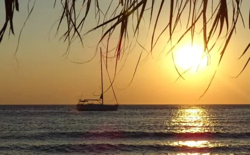 Τραγωδία στα Μάλια: 'Επεσε από βάρκα και πνίγηκε μπροστά στα ανήλικα παιδιά της