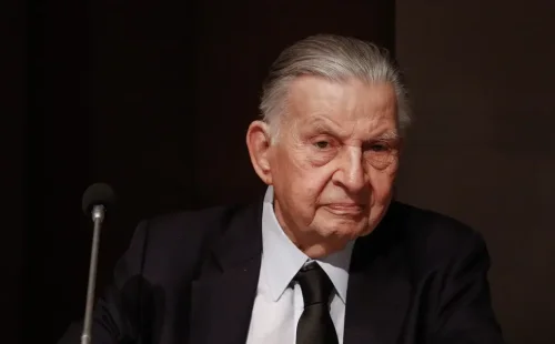 Πέθανε ο Γιάννης Βαρβιτσιώτης: Θρήνος στη Νέα Δημοκρατία