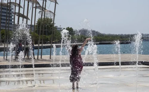 Έρχεται παρατεταμένο κύμα καύσωνα με 40άρια και θερμή εισβολή από την Αφρική