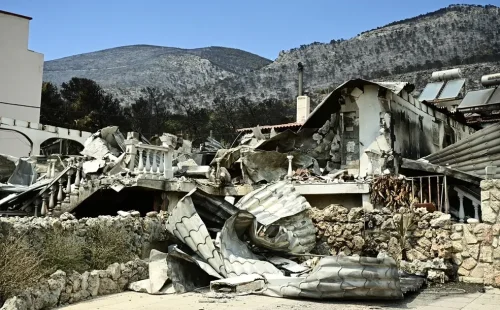 Εικόνες βιβλικής καταστροφής στο Πόρτο Γερμενό: Ανθρώπινες τραγωδίες και κατεδαφίσεις