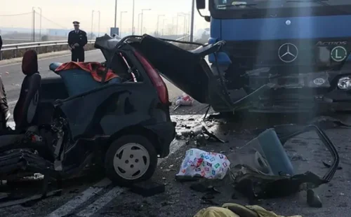 Θανατηφόρο τροχαίο στις Σέρρες: Νεκροί μητέρα και γιος