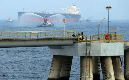 Παγκόσμια αναταραχή για το πανάκριβο πετρέλαιο: Κύμα οργής και διαδηλώσεις σε πολλές χώρες