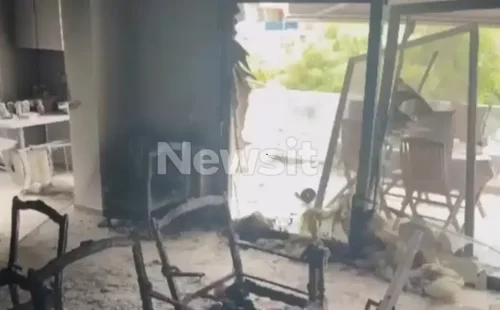 Αξιωματικός του πολεμικού ναυτικού έβαλε φωτιά σε σπίτι και αυτοκίνητα πρώην συντρόφων του στη Γλυφάδα
