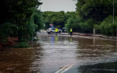 Κακοκαιρία στη Ρόδο: Κλειστά και την Πέμπτη τα σχολεία, τραγικός ο απολογισμός με έναν νεκρό