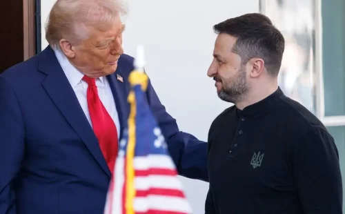 Λάβρος κατά Ζελένσκι ο Τραμπ: «Ήρθε η ώρα να αναθέσει τις διαπραγματεύσεις σε κάποιον άλλο»