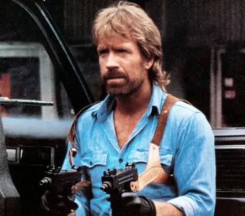 Τσακ Νόρις: Ο θρυλικός ηθοποιός που άφησε ανεξίτηλο στίγμα στον κόσμο του κινηματογράφου