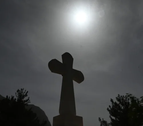 Εύβοια: Χειρουργικό ψαλίδι βρέθηκε κατά την εκταφή 46χρονου άνδρα