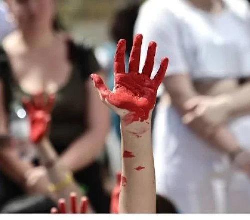Τρεις γυναίκες δολοφονήθηκαν με 72 μαχαιριές σε 15 μέρες: Η Βασιλική, η Μαρία και η Αντιγόνη
