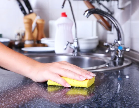 Καθημερινά αντικείμενα: Πόσο συχνά πρέπει να τα αντικαθιστούμε για την προστασία της υγείας μας