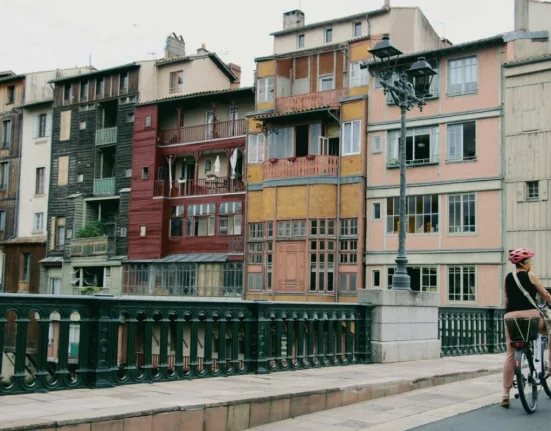 «Υπνοδωμάτια προς πώληση»: Η νέα στρατηγική στην Ευρώπη που αποκαλύπτει την κρίση στέγασης