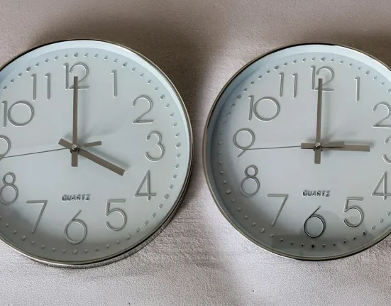 Αλλαγή ώρας 2026: Πότε θα γυρίσουμε τα ρολόγια μας μία ώρα μπροστά