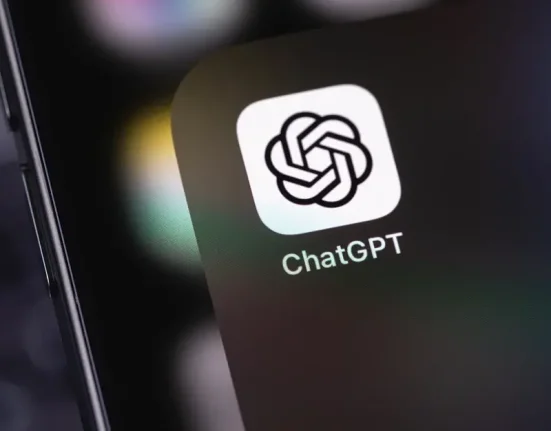 ChatGPT: Το μαζικό «αντίο» των χρηστών – Γιατί οι απεγκαταστάσεις εκτοξεύτηκαν κατά 295% σε μία μόνο ημέρα;