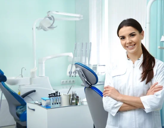 Οι Έλληνες και η επίσκεψη στον οδοντίατρο: «Η πρόληψη και ο φόβος της καρέκλας»