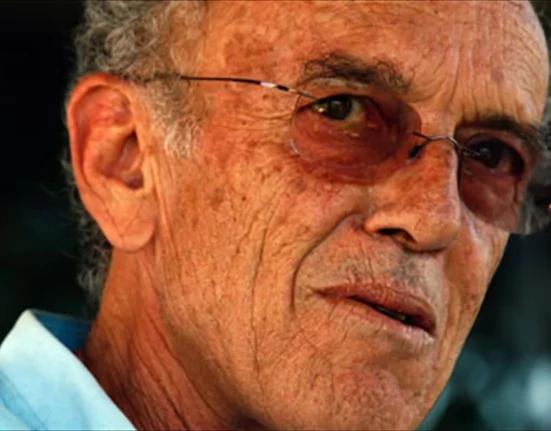 Πέθανε ο Γιώργος Πανουσόπουλος: Ο εμβληματικός κινηματογραφιστής που σφράγισε την ελληνική εικόνα