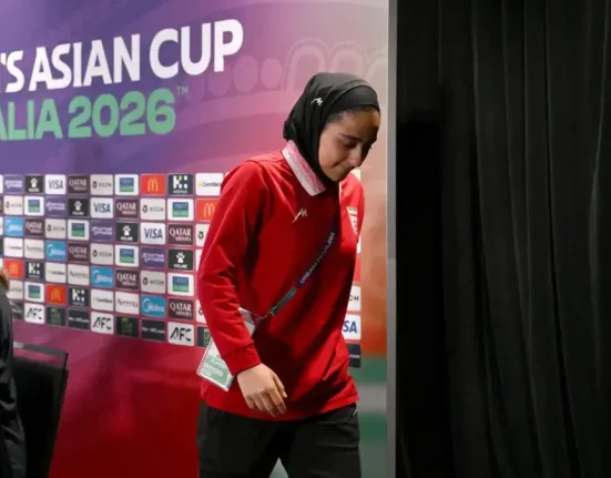 Οι «αόρατες» ηρωίδες του Ιράν: Το συγκινητικό μήνυμα της γυναικείας ομάδας ποδοσφαίρου