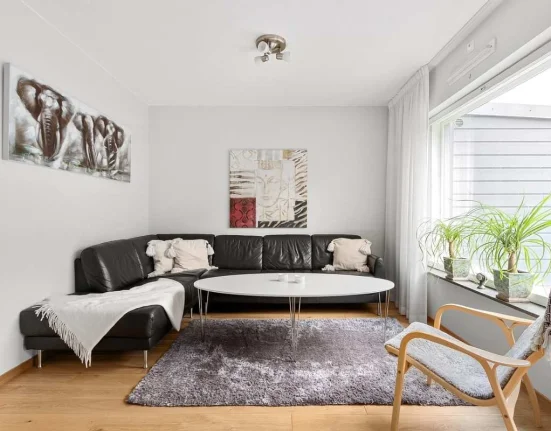 Lived-in Luxury: Γιατί η νέα τάση στη διακόσμηση επιβάλλει να φαίνεται ότι... μένετε στο σπίτι σας