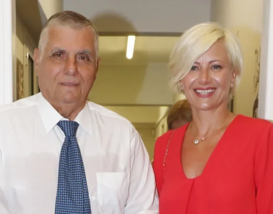 Ελεύθερη με όρους η Μαρία Καρρά – Η απόφαση για τη χήρα του Γιώργου Τράγκα