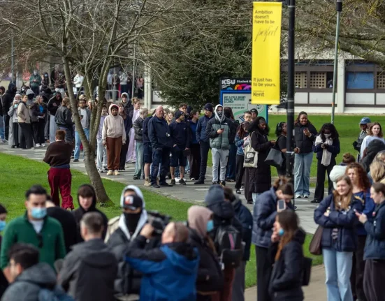 Φονική μηνιγγίτιδα στο Κεντ: 15 κρούσματα και 2 θάνατοι «Δεν έχουμε ξαναδεί κάτι τέτοιο»