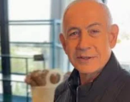 Ο Νετανιάχου διαψεύδει τις φήμες ότι είναι νεκρός: «Θα πέθαινα για έναν καφέ»