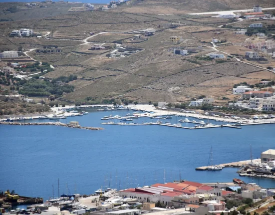 Νεκρός άνδρας στη μαρίνα Σύρου – Βρέθηκε στη θάλασσα