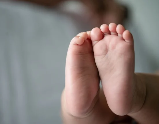 Τραγωδία στο Ηράκλειο: Βρέφος 4 μηνών εντοπίστηκε νεκρό στην κούνια του – Σοκ στην τοπική κοινωνία