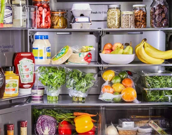 Ποια τρόφιμα πρέπει να απορρίπτετε μόλις λήξουν: Ειδικοί προειδοποιούν