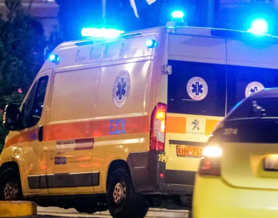 Σοβαρό τροχαίο στη Θεσσαλονίκη: Δύο 19χρονοι τραυματίες, διασωληνωμένος ο ένας