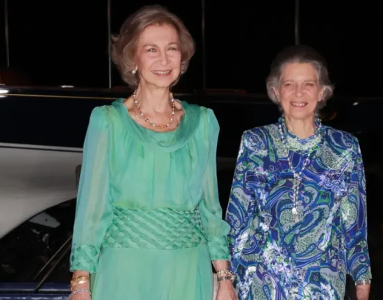 Βασίλισσα Σοφία: Το μυστήριο πίσω από την καρφίτσα που κρατάει κοντά της την πριγκίπισσα Ειρήνη