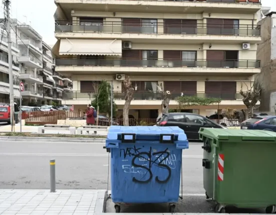 Συγκλονιστικό βίντεο ντοκουμέντο: Ο 20χρονος καταρρέει μετά από μαχαίρωμα στη Θεσσαλονίκη