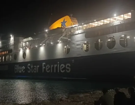 Τέλος στην αναστάτωση: Το Blue Star 2 συνέχισε κανονικά το δρομολόγιό του τα ξημερώματα