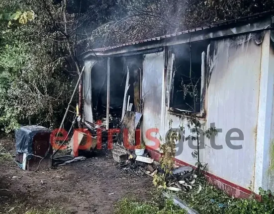 Τα τέσσερα νεκρά αδέρφια έμεναν 30 χρόνια στο κοντέινερ – «Δίπλα ήταν το σπίτι που είχε καταστραφεί από τον σεισμό»