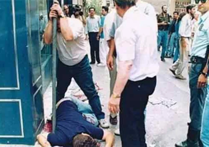 Θάνος Αξαρλιάν: O θάνατός του μας στοιχειώνει μέχρι και σήμερα