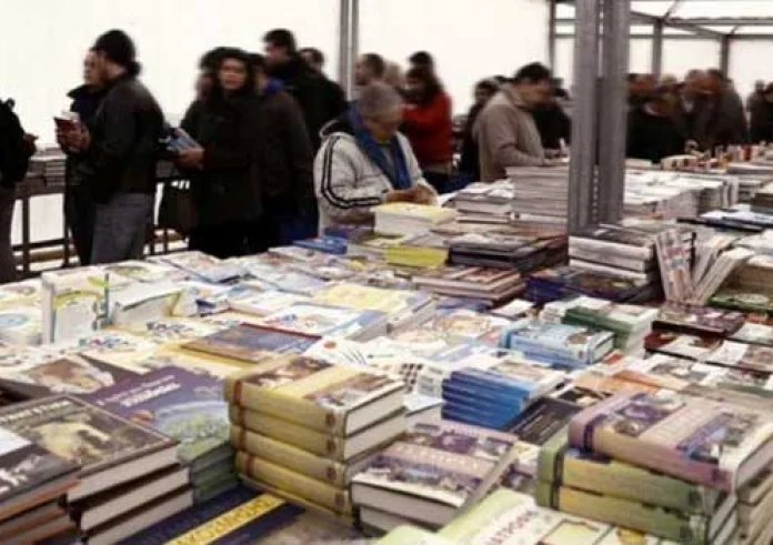 Το 23ο παζάρι βιβλίου στην πλατεία Κοτζιά, με βιβλία από 1 ευρώ