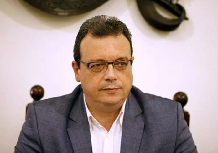 Επικοινωνία Φάμελλου με Κικίλια για τα μέτωπα των πυρκαγιών – Στήριξη σε όσους και όσες επιχειρούν στο πεδίο