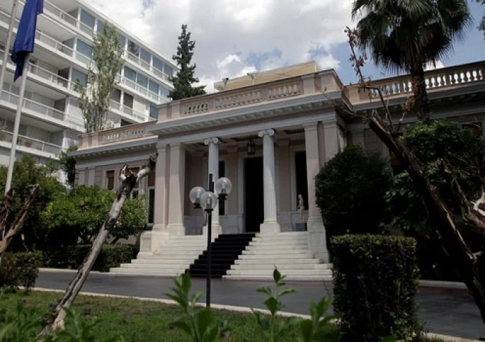 Κρίση στην κυβέρνηση για τις επιλεκτικές αυξήσεις Δένδια – Η ενόχληση Μαξίμου για Γεωργιάδη, Κικίλια
