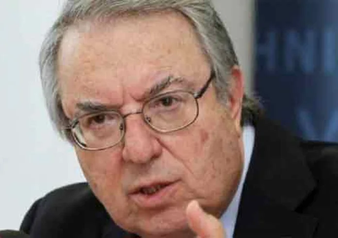 Μπαμπινιώτης: «Απάνθρωπες οι πανελλήνιες – Προτείνω εισαγωγή στα πανεπιστήμια με το απολυτήριο Λυκείου»