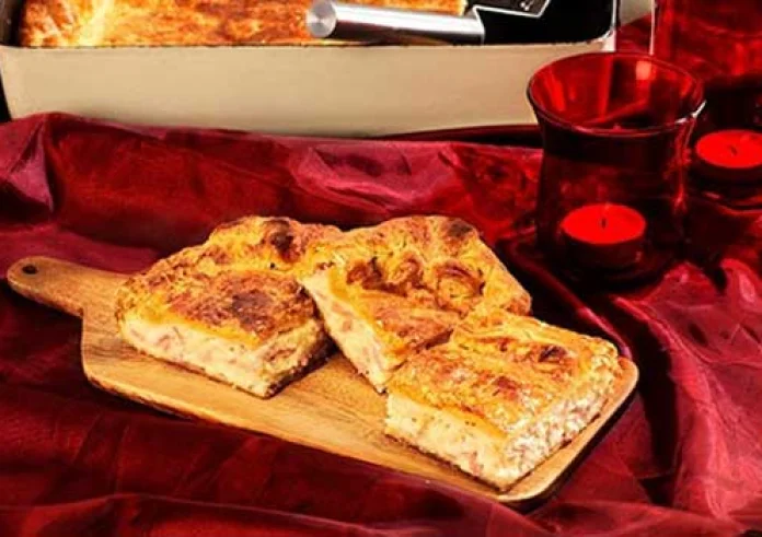 Χριστουγεννιάτικη ζαμπονοτυρόπιτα