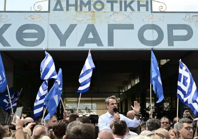 Αναβάλλει την ομιλία του στην Πάτρα ο Μητσοτάκης μετά το πολύνεκρο ναυάγιο