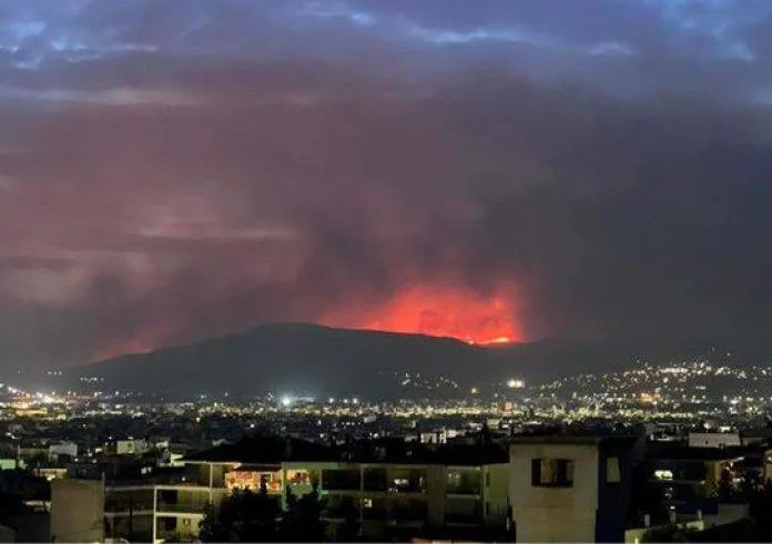 Εκτός ελέγχου τα μέτωπα στη Μαγνησία: Μήνυμα του 112 για 6 οικισμούς. Δύο οι νεκροί