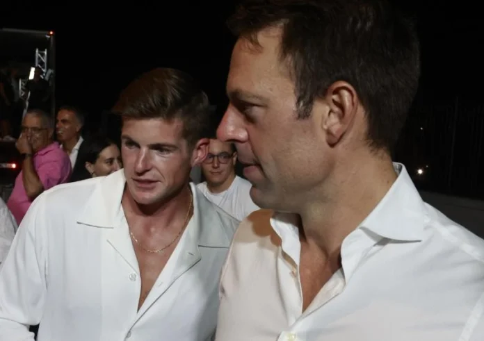 Στέφανος Κασσελάκης: Σήμερα στην Νέα Υόρκη ο γάμος με τον σύντροφό του Τάιλερ Μάκμπεθ