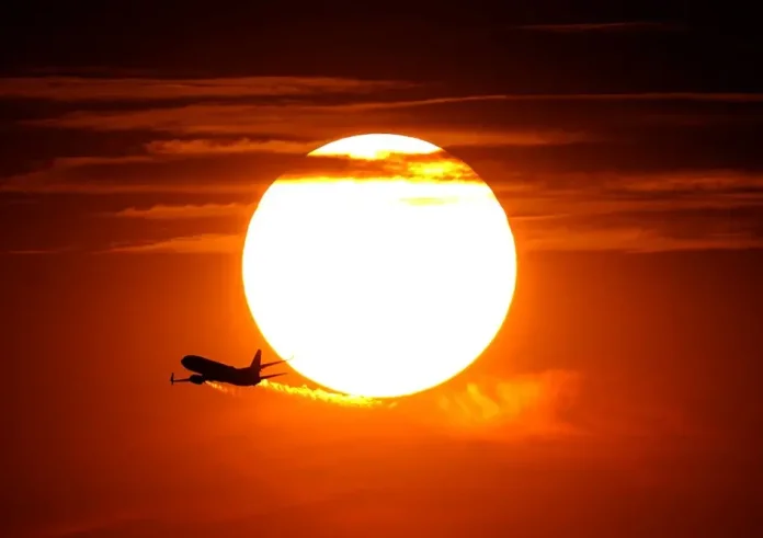 Για ισχυρό καύσωνα ακόμη και με 45°C προειδοποιούν οι μετεωρολόγοι – Οι περιοχές που θα «βράσουν»