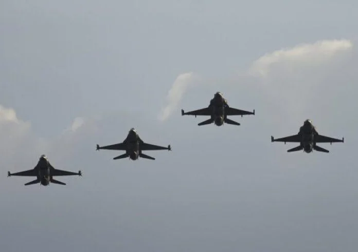 Το Ισραήλ βομβαρδίζει σπίτια στελεχών της Χαμάς – «Δεν θα σιωπήσουμε στην τρομοκρατία»