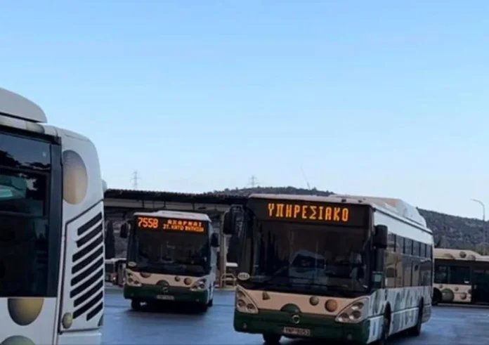 Φωτιά στη Φυλή: Εκκενώθηκε το αμαξοστάσιο της ΟΣΥ στα Άνω Λιόσια - Απομακρύνθηκαν 161 λεωφορεία