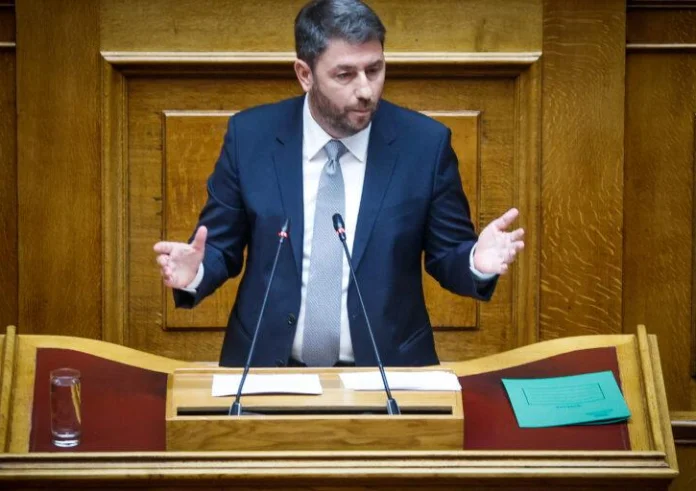 Ανδρουλάκης: Δεν δίνουμε ψήφο εμπιστοσύνης – Διαφωνούμε ευθέως με το επιτελικό κράτος